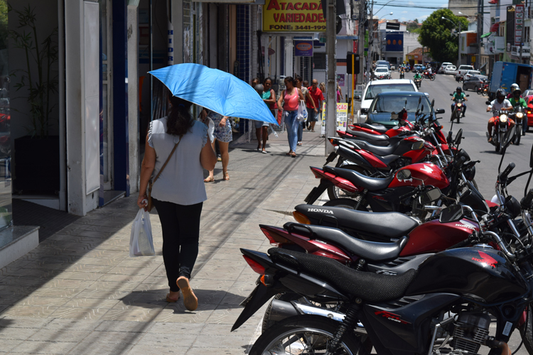 Brumadenses são contrários ao pagamento de 13º e férias a políticos e secretários municipais