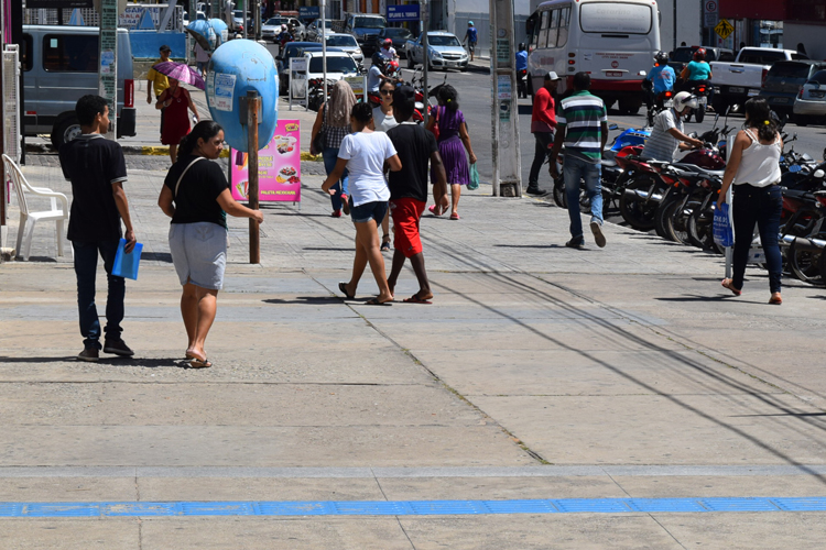 Brumadenses são contrários ao pagamento de 13º e férias a políticos e secretários municipais