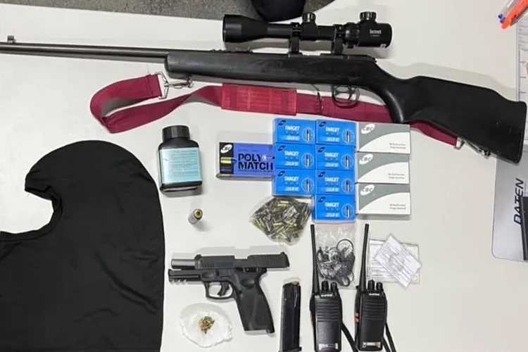 Dois homens são detidos com armas e mais de 600 munições em Paratinga