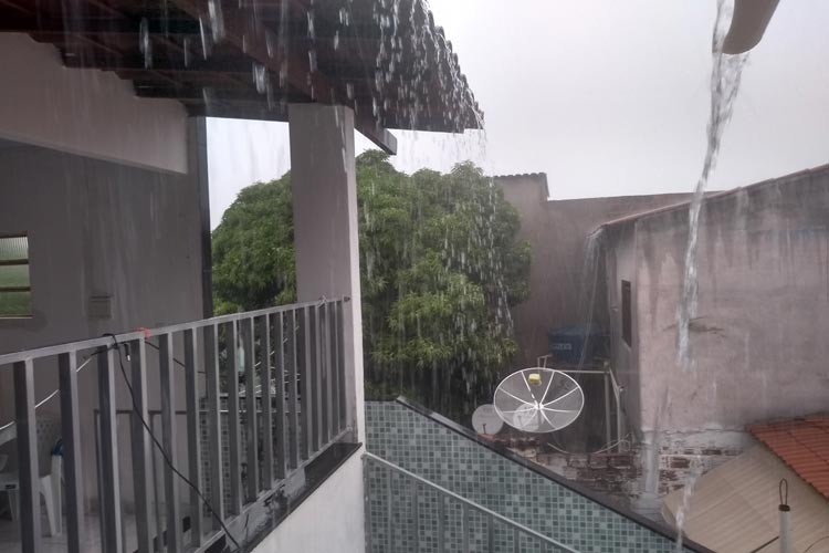 Volta a chover em Brumado nesta terça-feira (21)