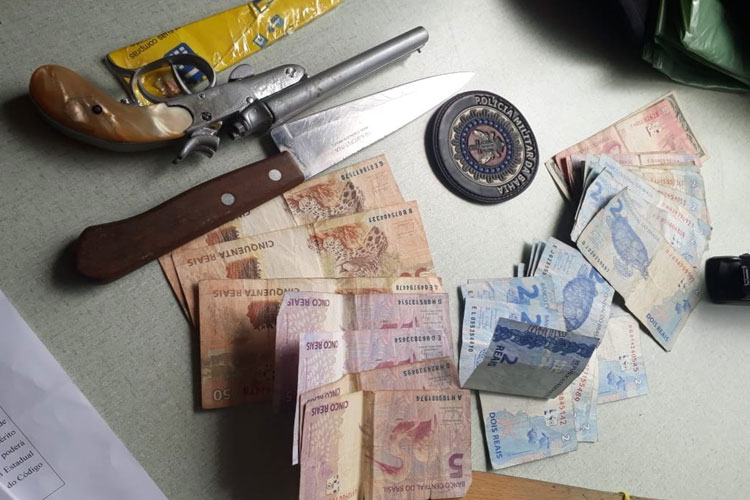 Indivíduo é apreendido com arma de fogo no centro de Presidente Jânio Quadros