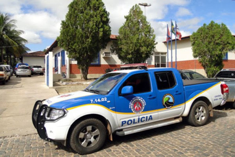 BR-030: Médico é flagrado com maconha dentro de veículo em Brumado