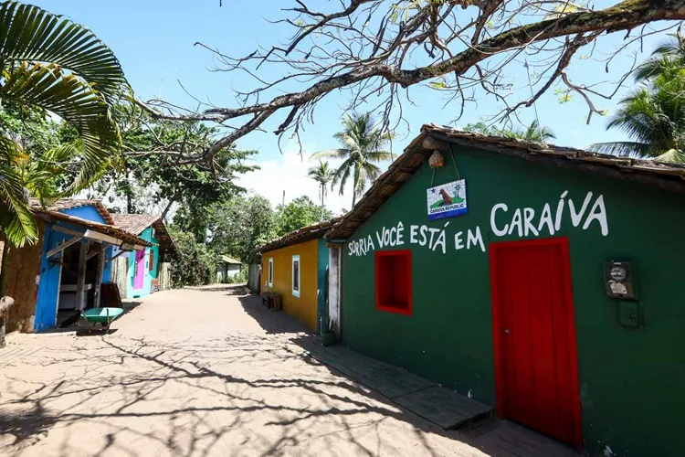 MP aciona Porto Seguro e empresa por poluição sonora em festas de Caraíva