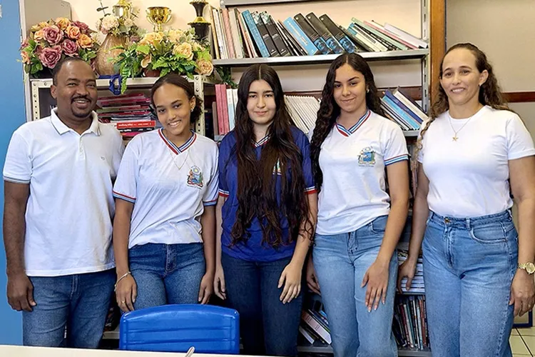 Palmas de Monte Alto: Estudantes desenvolvem canudo ecológico a partir da casca do ovo
