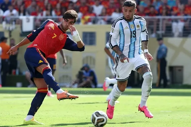 Espanha vence Argentina e conquista o bicampeonato da Copa do Mundo