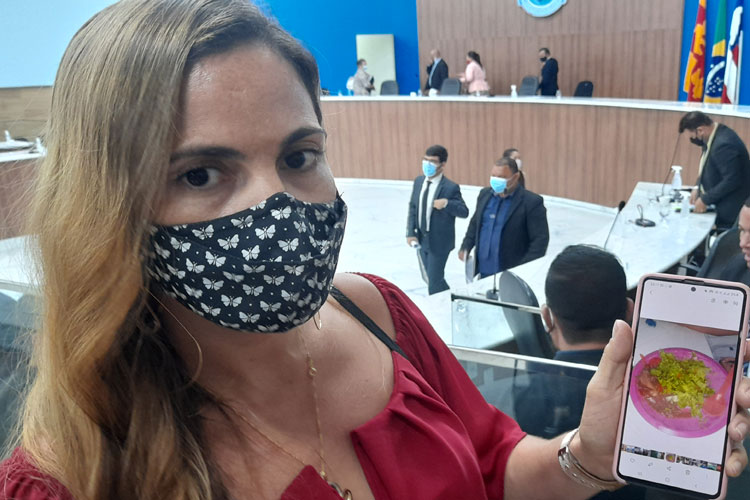 Mãe usa as redes sociais para denunciar má qualidade da merenda escolar em Brumado