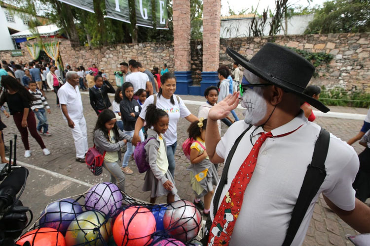 Mucugê: Feira Literária aquece comércio e injeta R$ 10 milhões na economia local
