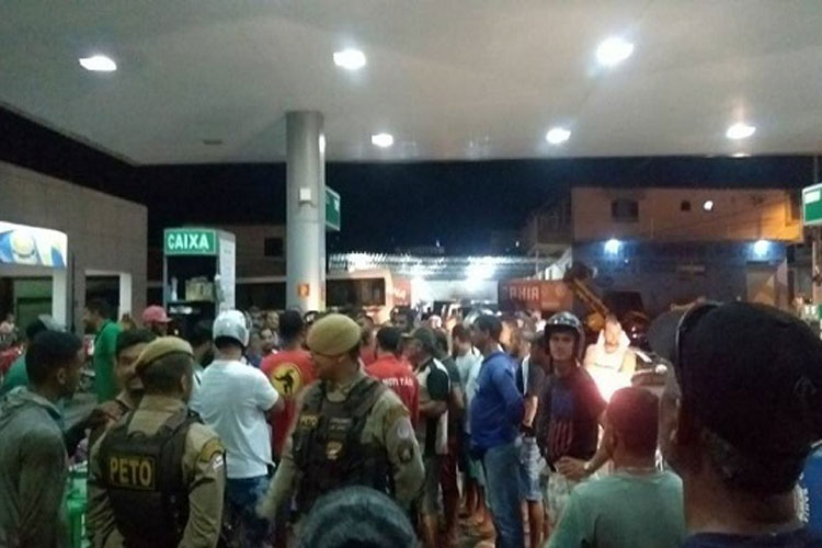 Manifestantes impedem que posto de combustível fosse reabastecido em Livramento de Nossa Senhora