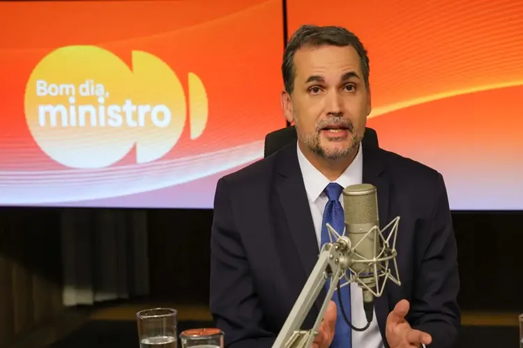 Governo usou lucros com exportação para conter preço dos combustíveis