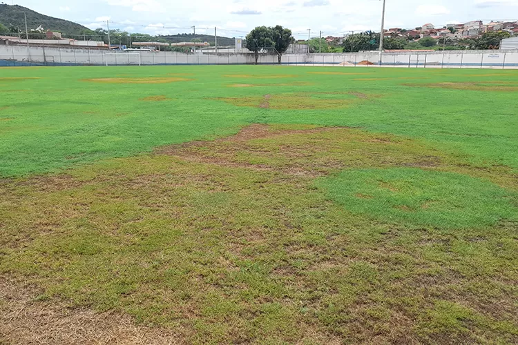 Infiltração em vestiários do Estádio Gilbertão impede início do campeonato brumadense