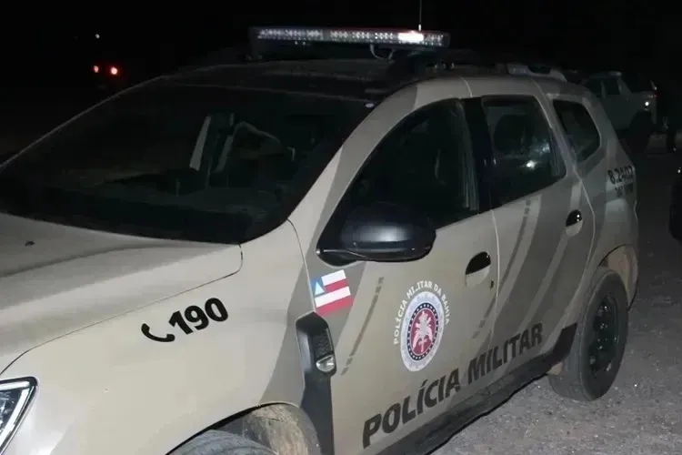 Guanambi: Mulher invade casa do ex, ataca homem com mordeira e golpe de faca no pescoço
