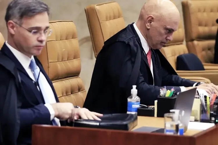 André Mendonça pede afastamento de Alexandre de Moraes do STF