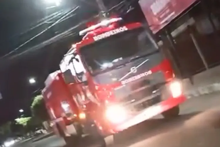VÍDEO: Incêndio é controlado em churrascaria na Praça da Prefeitura em Brumado