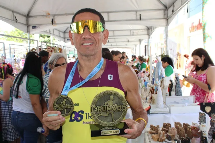 Comandante do 9º Beic supera os próprios limites e disputa corrida de rua em Brumado