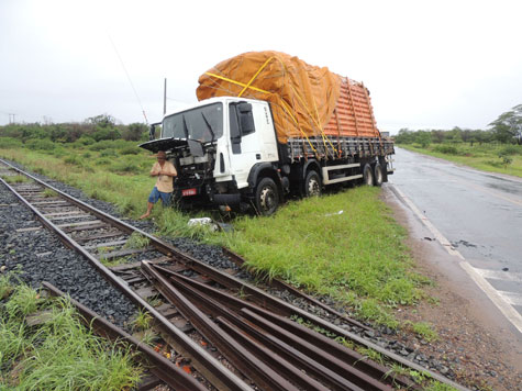 Brumado: Forte chuva provoca acidente na BR-030