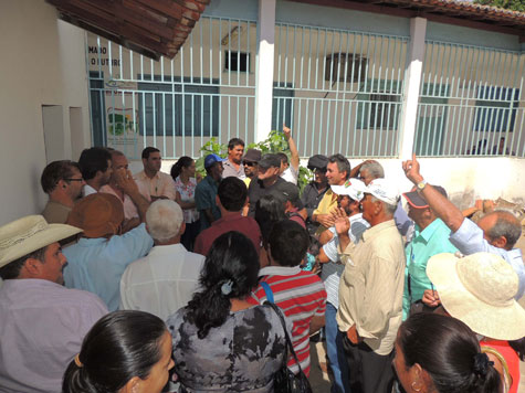 Brumado: Membros do Conselho de Desenvolvimento Rural Sustentável se reuniram debaixo de sol