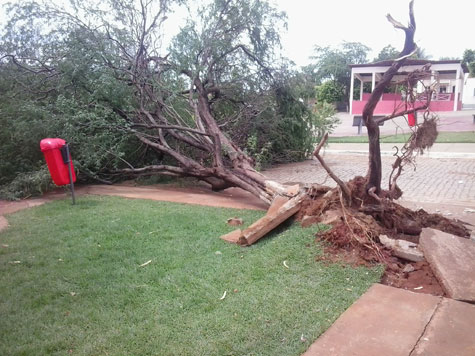 Brumado: Chuva causou estragos na Vila Presidente Vargas