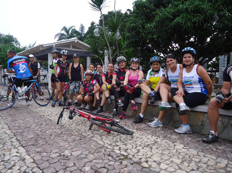 Brumado: ACBTM encerra ano com confraternização