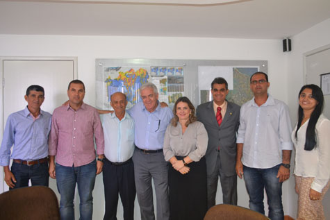 Dom Basílio: Em encontro com Otto Alencar, deputada e prefeito agradecem execução de obras