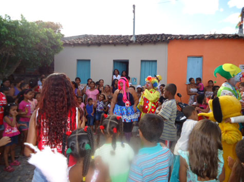 Brumado: Associação de moradores do Dr. Juracy realiza festa das crianças