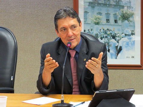 João Bonfim comemora implantação de Núcleos de Ciência e Tecnologia