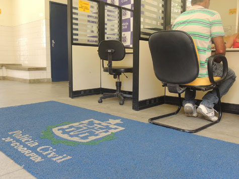 Brumado: Bandidos roubam carro, invadem área da Magnesita e atiram nos vigilantes