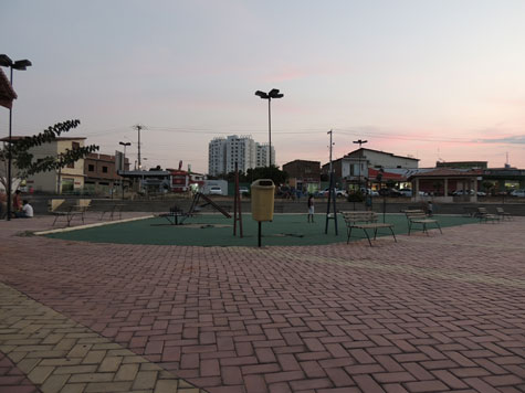 Brumado: Carro foi roubado na Praça Heráclito Cardoso