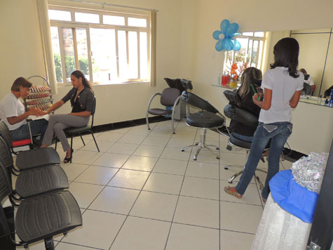 Brumado: Sindicato dos Comerciários inaugura salão de beleza