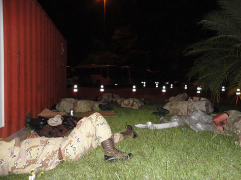 Policiais baianos são tratados com descaso durante sorteio da Copa do Mundo de 2014