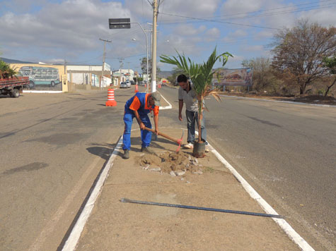 Brumado: Urbanização na Avenida Lindolfo Azevedo de Brito