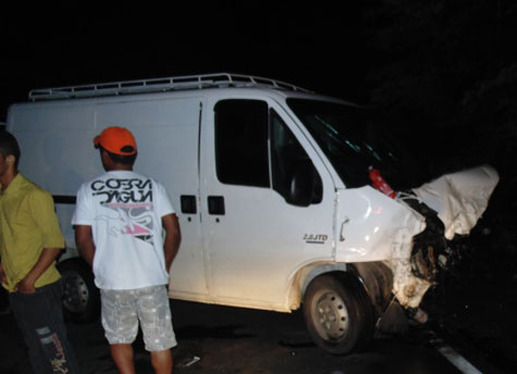 Van de Brumado se envolve em grave acidente em Janúba