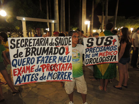 Brumadenses voltam às ruas em mais uma manifestação pacífica