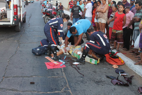 Brumado: Carro perde freio e atropela motociclista na Avenida Coronel Santos
