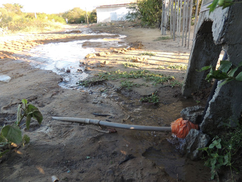 Brumado: Embasa trabalha para corrigir problemas na rede de distribuição na zona rural