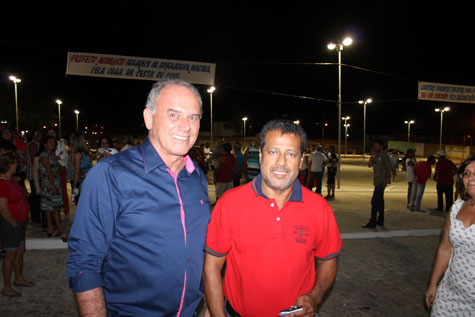 Brumado: Praça de estacionamento no mercado é inaugurada