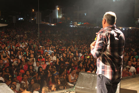 Brumado: Prefeito garante pavimentação no Bairro Olhos D?água