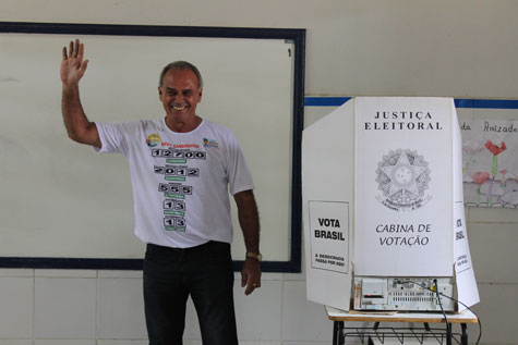 Eleições 2014: Prefeito de Brumado confirma na urna o seu apoio a Rui Costa