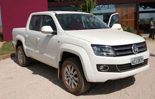Volkswagen lança Amarok 2015 com versão limitada