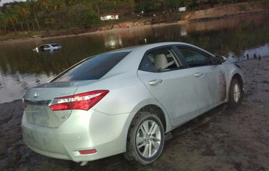 Bando explode banco em Pernambuco e foge em lanchas