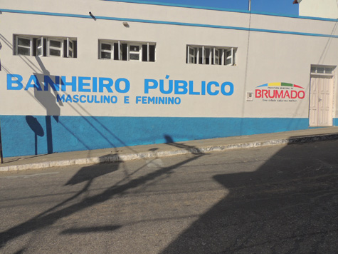 Brumado: Banheiro público só funcionou durante o carnaval