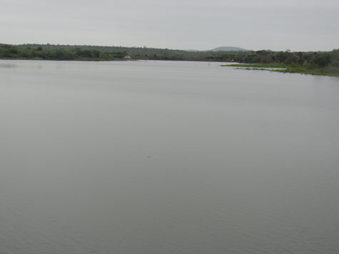 Brumado: Água prestes a verter na Barragem do Rio do Antônio ameaça ribeirinhos