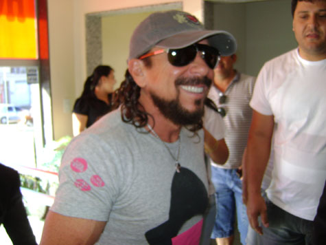 Chicleteiros pagam até R$ 20 mil para seguir a despedida de Bell Marques