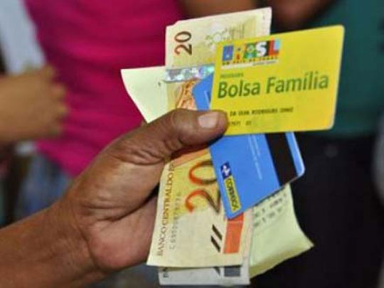 Justiça mantém sentença de gari condenada por fraude no Bolsa Família