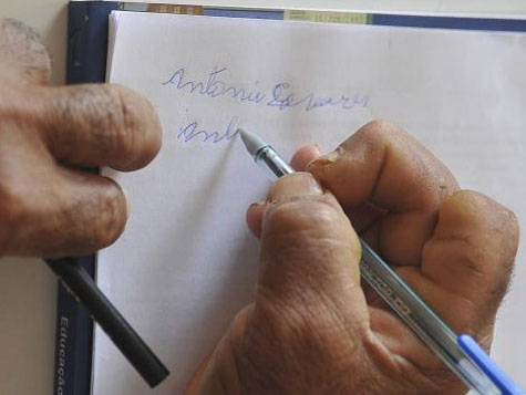 Brasil é o 8° país com maior número de analfabetos adultos, diz Unesco