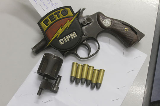 Brumado: Menor suspeito de praticar assaltos é detido com arma de fogo e liberado por falta de provas
