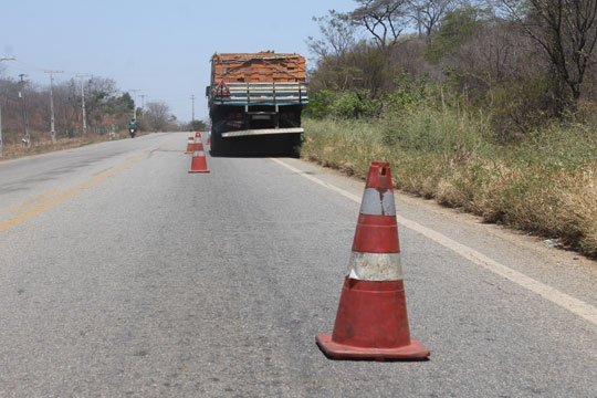 Brumado: Caminhão envolvido em acidente na BA-148 ainda não foi periciado por conta da carga