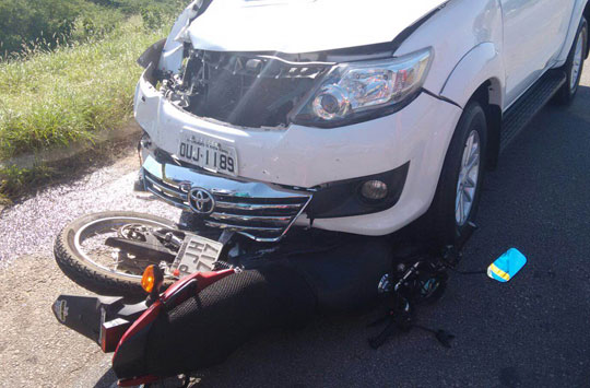 Brumado: Duas pessoas morrem em colisão na BA-262