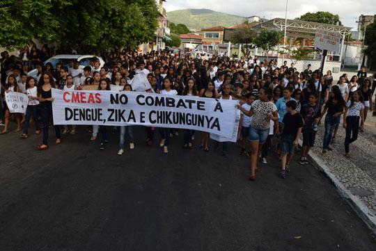 Brumado: CMEAS promove passeata de conscientização contra dengue, zika e chikungunya