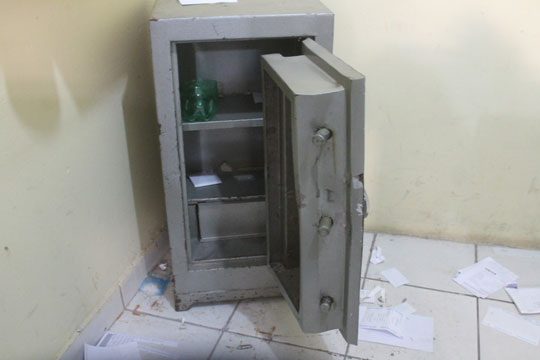 Brumado: Bandidos arrombam loja de calçados e levam mais de R$ 60 mil em mercadorias