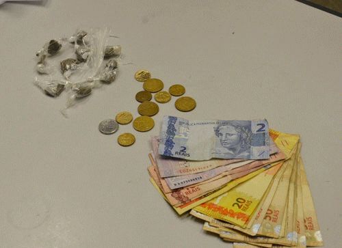 Brumado: Jovem é detida com drogas dentro de ônibus intermunicipal